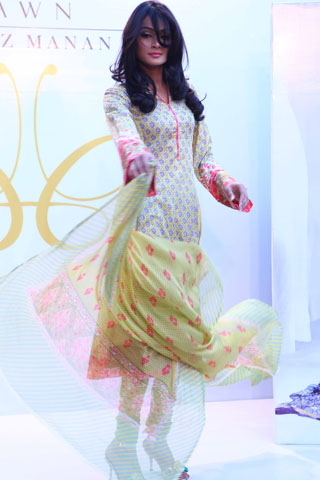 Crescent Summer Lawn Fashion Show 2012 in Karachi
