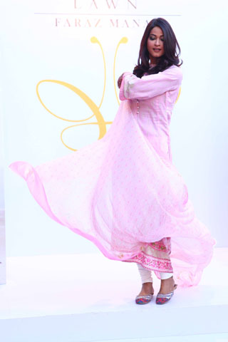 Crescent Summer Lawn Fashion Show 2012 in Karachi