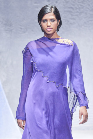 Maheen Khan at Pakistan Fashion Week London 2012