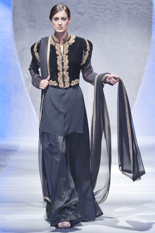 Maheen Khan at Pakistan Fashion Week London 2012 Day 2