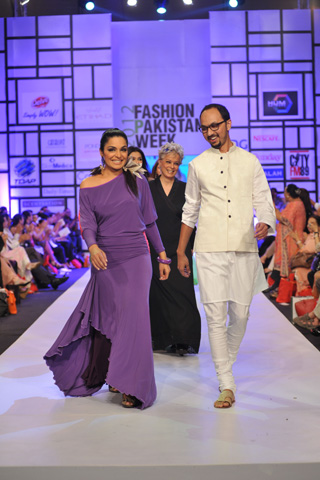 Nomi Ansari at Fashion Pakistan Week 2012 Day 3