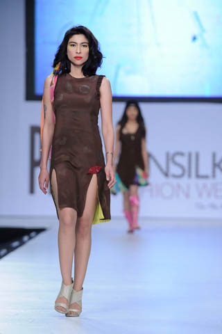 Meesha Shafi at PFDC Sunsilk Fashion Week 2012 Day 4