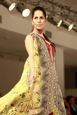 Sadia Designer Lawn Collection at Islamabad Fashion Week