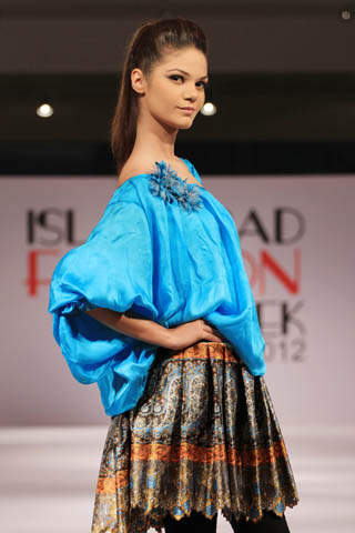 Sadia Designer Lawn Collection at Islamabad Fashion Week