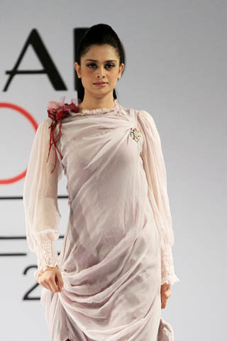 Sadia Designer Lawn Collection at Islamabad Fashion Week
