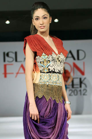 Sadia Designer Lawn Collection at Islamabad Fashion Week