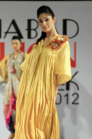 Sadia Designer Lawn Collection at Islamabad Fashion Week