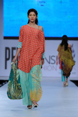 Sania Maskatiya at PFDC Sunsilk Fashion Week 2012 Day 4