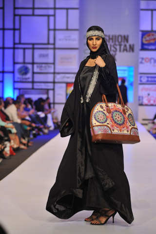 Tapu Javeri at Fashion Pakistan Week 2012 Day 4
