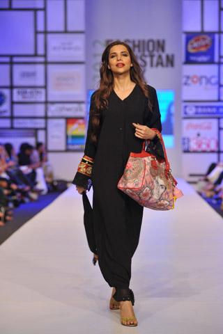 Tapu Javeri at Fashion Pakistan Week 2012 Day 4