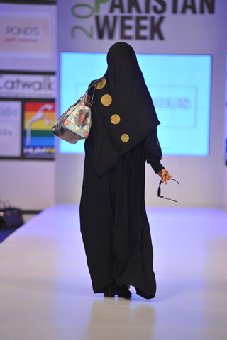 Tapu Javeri at Fashion Pakistan Week 2012 Day 4