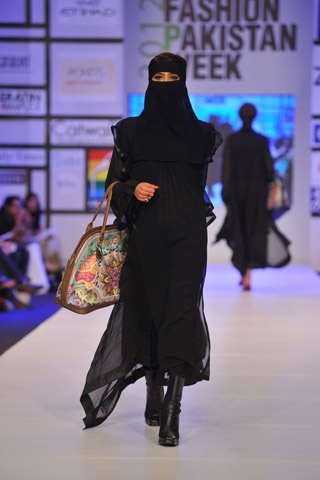 Tapu Javeri at Fashion Pakistan Week 2012 Day 4