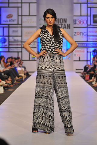 Umar Sayeed at Fashion Pakistan Week 2012 Day 2