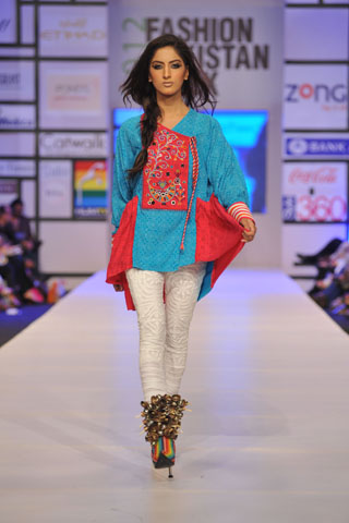 Warda Saleem at Fashion Pakistan Week 2012 Day 3