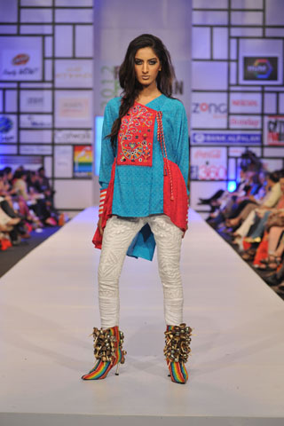 Warda Saleem at Fashion Pakistan Week 2012 Day 3
