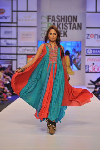 Warda Saleem at Fashion Pakistan Week 2012 Day 3