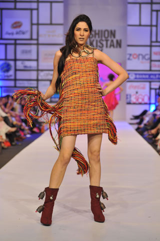Warda Saleem at Fashion Pakistan Week 2012 Day 3
