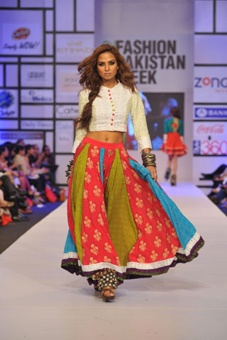 Warda Saleem at Fashion Pakistan Week 2012 Day 3