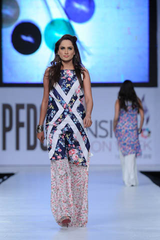 Zara Shahjahan at PFDC Sunsilk Fashion Week 2012 Day 4