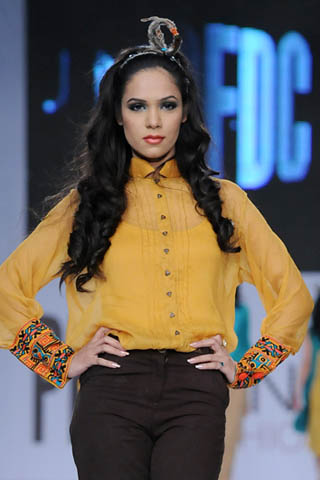 Zonia Anwaar at PFDC Sunsilk Fashion Week 2012