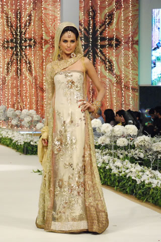 Bina Sultan (BNS) at Pantene Bridal Couture Week 2011