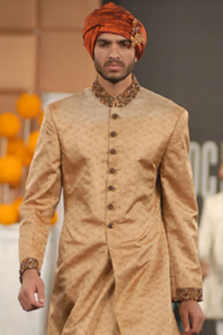 Emraan Rajput at LOreal Paris Bridal Fashion Week 2011