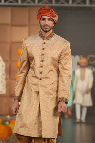 Emraan Rajput at LOreal Paris Bridal Fashion Week 2011