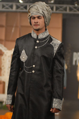 Emraan Rajput at LOreal Paris PFDC Bridal Fashion Week 2011