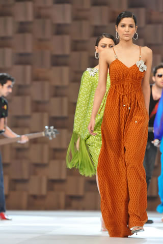 Fashion Designer Sana Safinaz at LSA 2011