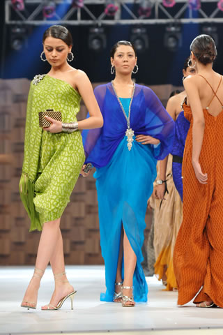 Pakistani Designer Sana Safinaz at Lux Style Awards 2011