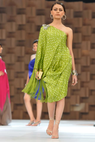 Sana Safinaz Fashion Show at Lux Style Awards