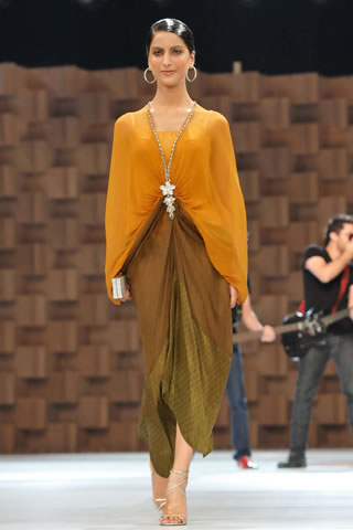 Sana Safinaz at LSA 2011