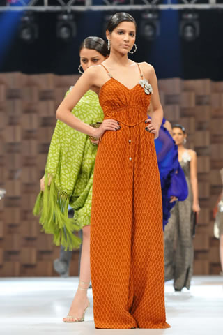 LSA 2011 by Sana Safinaz Fashion Show