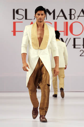 Munib Nawaz Collection at Islamabad Fashion Week A/W 2012