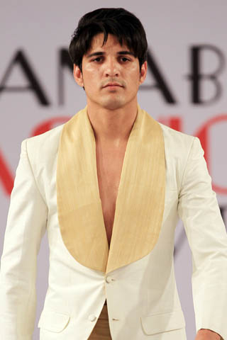 Munib Nawaz Collection at Islamabad Fashion Week A/W 2012
