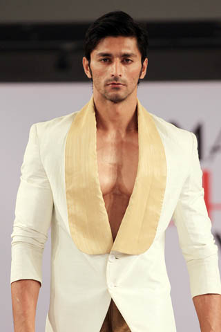 Munib Nawaz Collection at Islamabad Fashion Week A/W 2012
