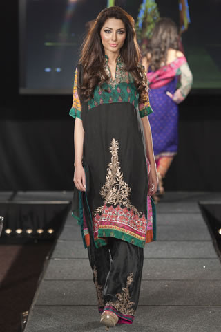 2011 Nickie Nina at Pakistan Fashion Extravaganza