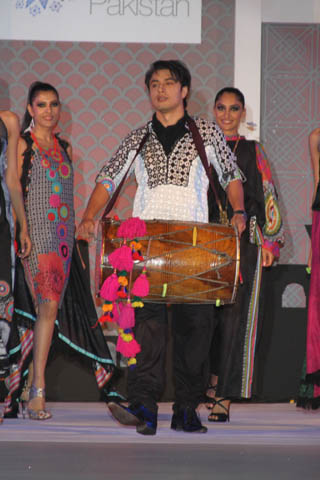 Pareesa Lawn Collection 2012 by Chen One at Lifestyle Pakistan