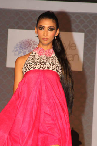Pareesa Lawn Collection 2012 by Chen One at Lifestyle Pakistan