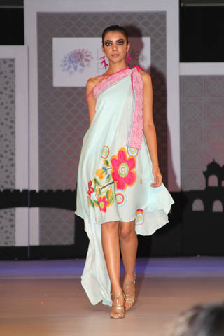 Pareesa Lawn Collection 2012 by Chen One at Lifestyle Pakistan