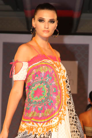 Pareesa Lawn Collection 2012 by Chen One at Lifestyle Pakistan