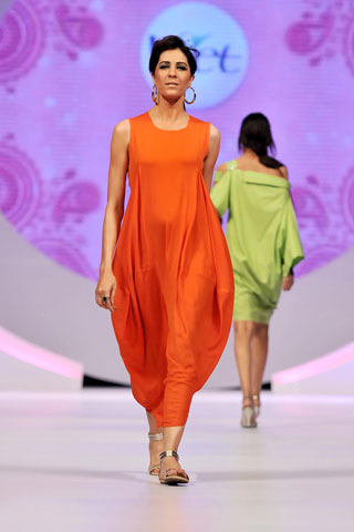 Sanam Chaudhri Collection at Veet Beauty Celebrations 2011, Sanam Chaudhry