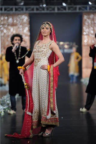 Sara Rohale Asghar - PFDC L'Oreal Bridal Week 2011 (Day 3)