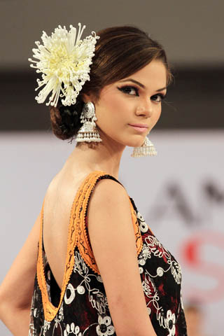 Shaiyanne Malik Collection at Islamabad Fashion Week A/W 2012