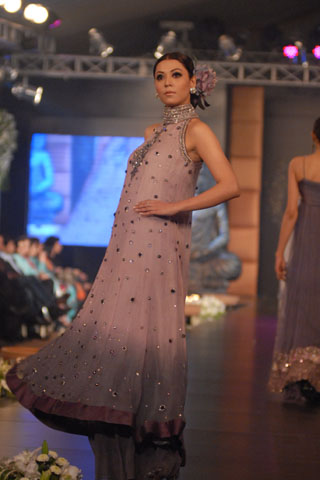 Sonia Azhar Bridal Collection at PFDC L'Oreal Paris Bridal Week