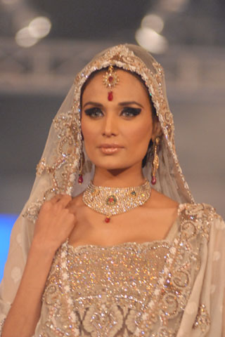 Sonia Azhar Bridal Collection - PFDC L'Oreal Paris Bridal Week 2011
