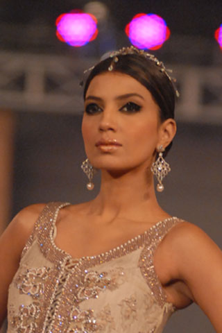 Sonia Azhar Bridal Collection - PFDC L'Oreal Paris Bridal Week 2011