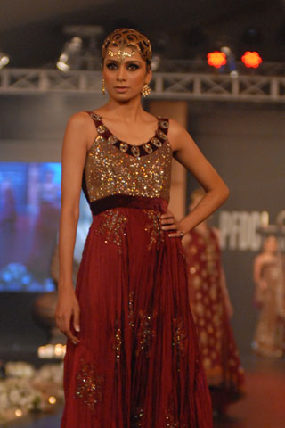 Sonia Azhar Bridal Collection - PFDC L'Oreal Paris Bridal Week 2011