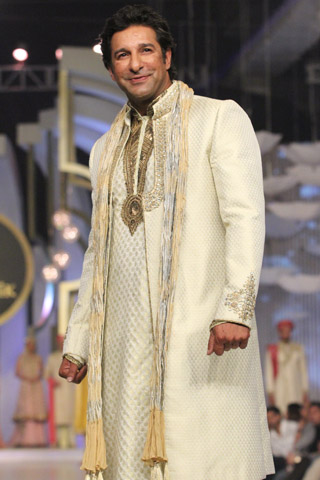 Deepak Perwani Collection at PBCW 2013 Day 3