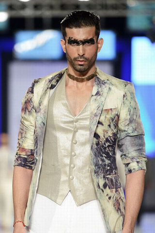 Fahad Hussayn Collection at PFDC Sunsilk Fashion Week